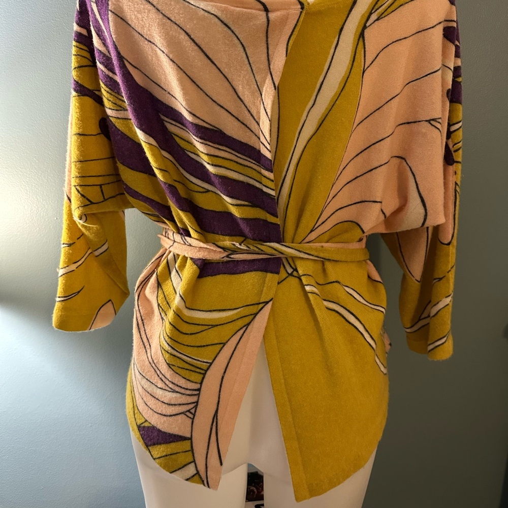 Anthropologie Pattern Moth Medium Print Women's Top - Yellow and Purple - Picture 5 of 8